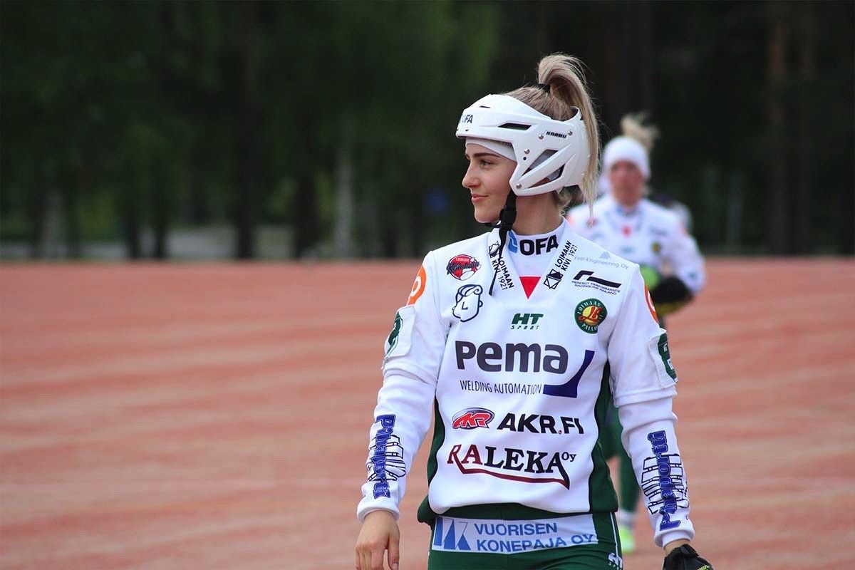 Eveliina Vainio ja muut Palloilijat tositoimissa tänään kotikentällä viimeistä kertaa runkosarjan aikana.